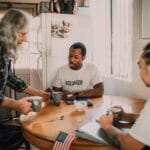 Wolontariusze przy kawie planują kampanię 1,5% dla fundacji